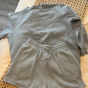 White Fox Sweatsuit Size M/L Sweatshirt & M Sweatshorts